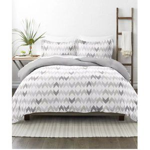 Ultra Soft Chevron Sleep Pattern 3 Piece Reversible Duvet Cover Set